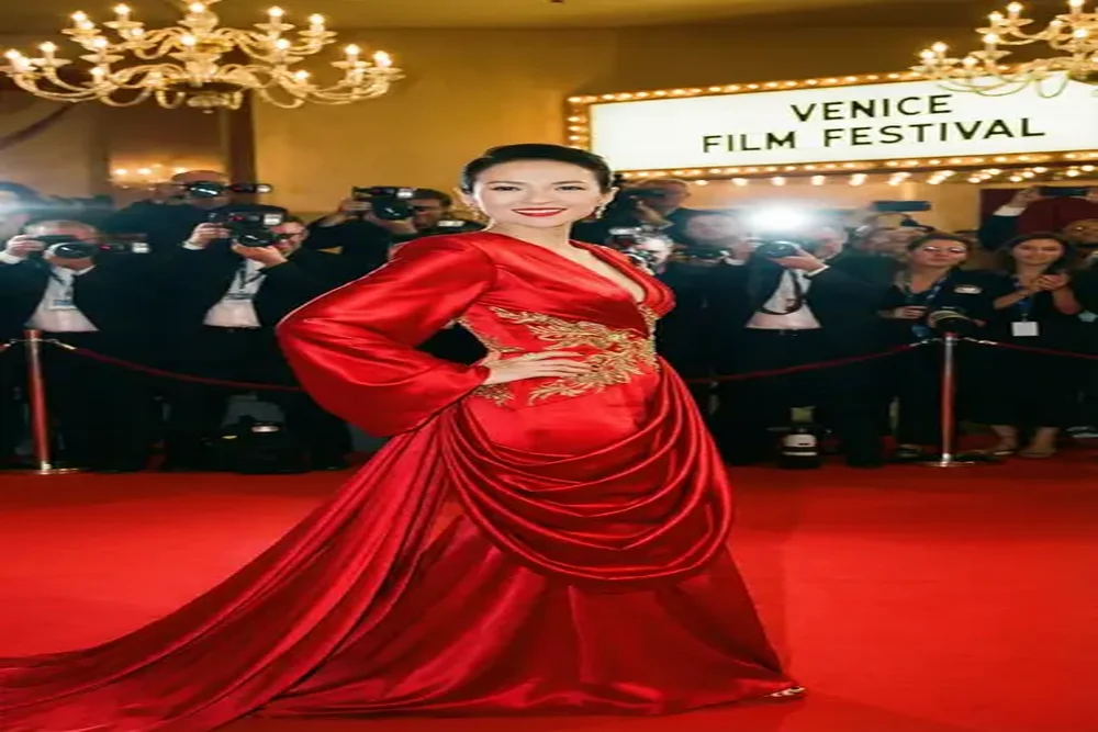 蜜桃视频与国际知名女演员合作红毯照片